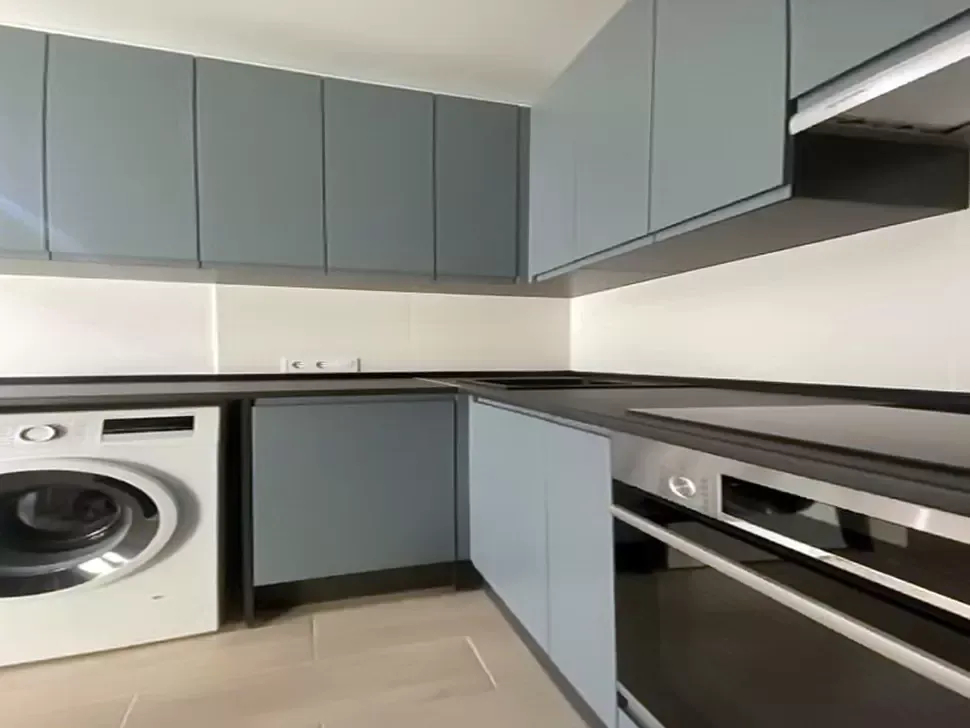 П-образная серая кухня Интерно VIP-Master 6 метров 1700x2400x1800 П-образная серая кухня Интерно VIP-Master 6 метров 1700x2400x1800